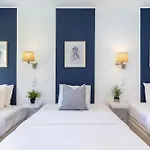 Luxury Living By The Sea Marvel Apartman