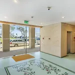 Luxury Living By The Sea Marvel Apartman